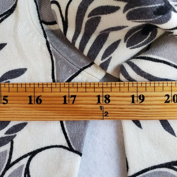 Pierri Pullover Womens Medium Knit Beaded Gray Cream Black Crew Neck VTG Classic - Picture 6 of 11